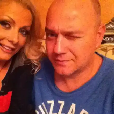 Ето защо Венета Райкова изгони мъжа си на именния му ден! Вижте и признанията на Тишо