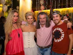 Халваджиян бере срам със снаха си! Това ФОТО го довърши! (Виж в галерията)