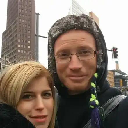 Яни от „Фермата“ свали вдовицата Виолета! Отидоха на гости на Гинчев в Берлин (СНИМКИ)