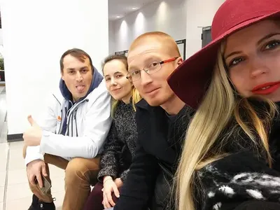 Яни от „Фермата“ свали вдовицата Виолета! Отидоха на гости на Гинчев в Берлин (СНИМКИ)