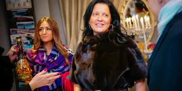 Жената на Бай Миле събра хайлайфа на изложба