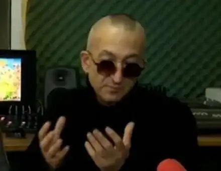 Какво се случва с Дони? Музикантът заприлича на каторжник, стопи се с 35 кг