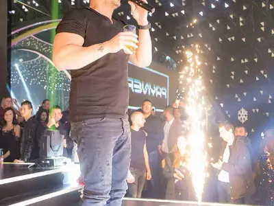 Коцето пя на конкуренцията за ЧНГ