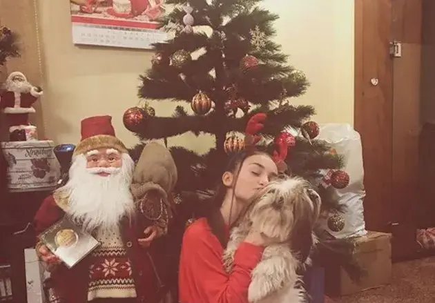 Крисия посрещна Нова година в компанията на куче