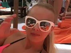 Легендарна фолк ветеранка се пусна по розови гащички! Вижте ГОРЕЩА СНИМКА на бившата жена на Янко Ваташки