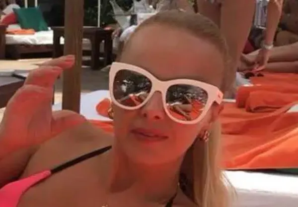 Легендарна фолк ветеранка се пусна по розови гащички! Вижте ГОРЕЩА СНИМКА на бившата жена на Янко Ваташки
