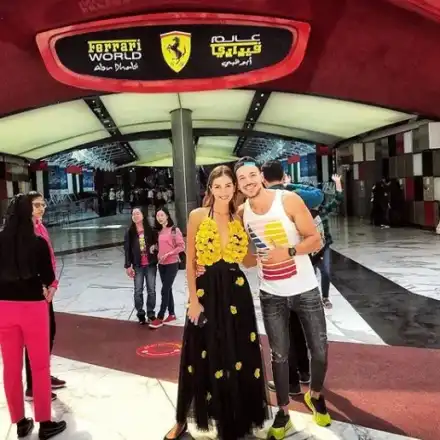 Лудия репортер Петканов потроши магазин в Дубай на медения си месец с Алекс (Подробности)