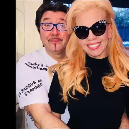 Луна стана рижа