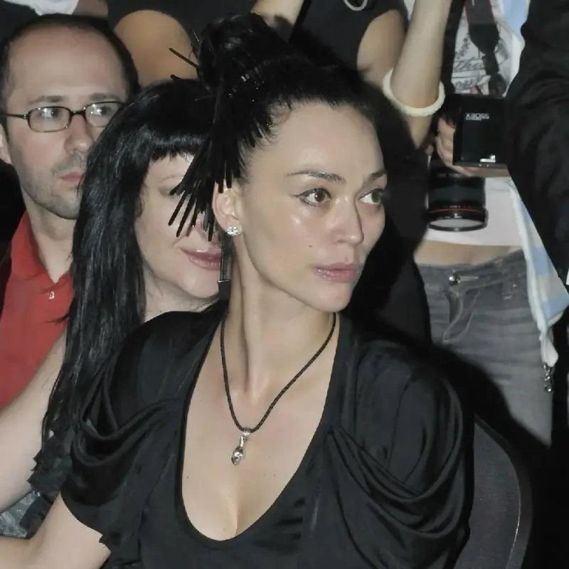 Мая Илиева осиновява дете №4! Вижте реакцията на гаджето й!