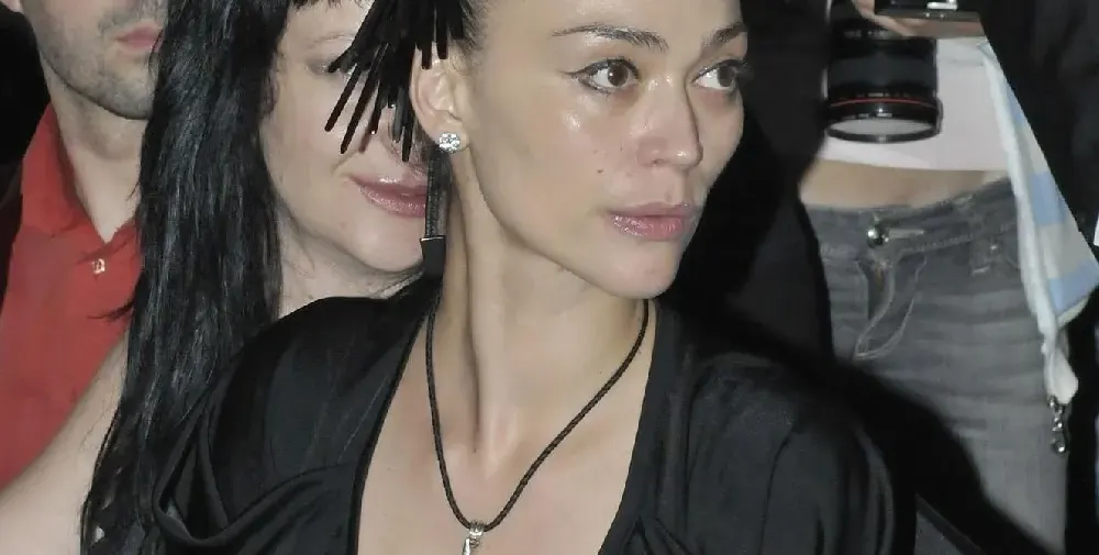 Мая Илиева осиновява дете №4! Вижте реакцията на гаджето й!