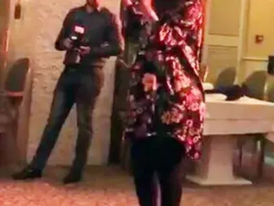 Мария Илиева посрещна Нова година сама с огромен корем и къса рокля