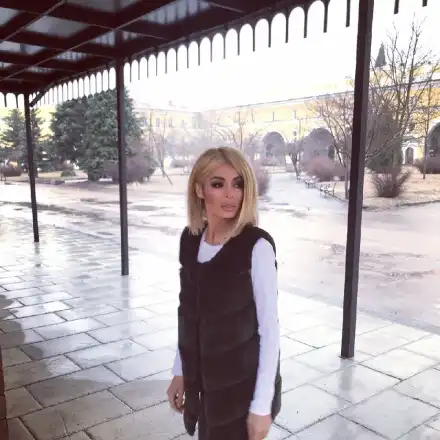 Мегз в нов пътен инцидент! (Тотално съсипа тузарската си Г класа)