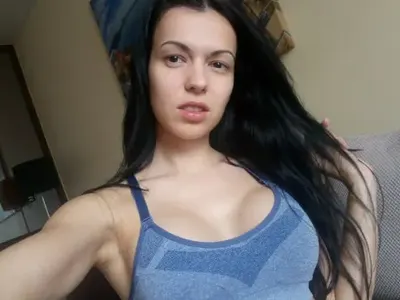 Мис Тигрова  прелъстила учителя си по математика! Той емигрирал в Португалия, за да се спаси от резила