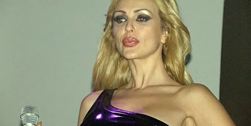 „Павлово“ на бунт срещу Глория! Примата опушвала целия квартал, викат „Съдебен спор“ за арбитър (Подробности)