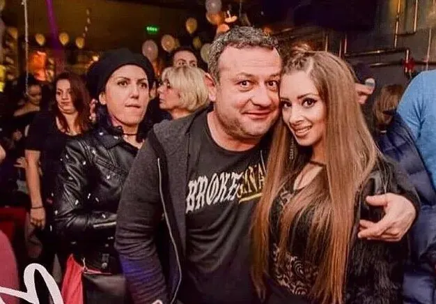 Рачков прежали Мария Игнатова, бръмчи с горещи мацки по дискотеките