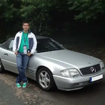 Шеф Виктор Ангелов с автомобилен парк за четвърт милион!