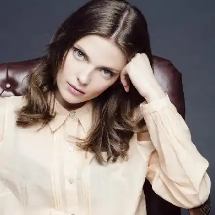 Синоптичката Нора Шопова не иска сватба! Има гадже от 3 години - съвсем обикновено момче, не е богаташ