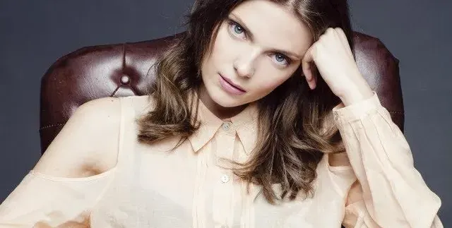 Синоптичката Нора Шопова не иска сватба! Има гадже от 3 години - съвсем обикновено момче, не е богаташ