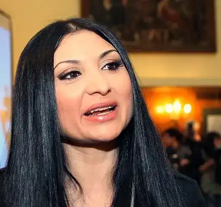 Софи Маринова вманиачена по парфюмите