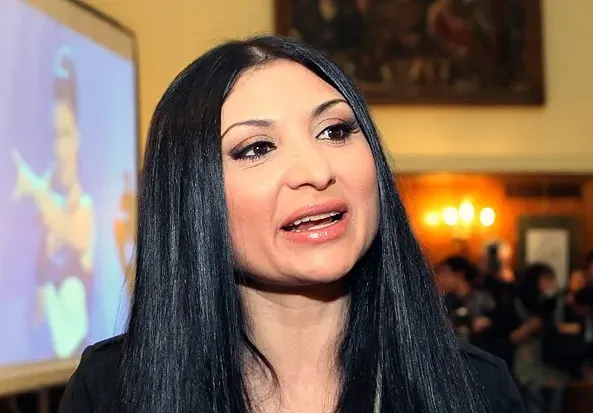 Софи Маринова вманиачена по парфюмите