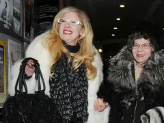 Стоянка Мутафова бита от дъщеря си, държала я гладна (Шокиращи разкрития)