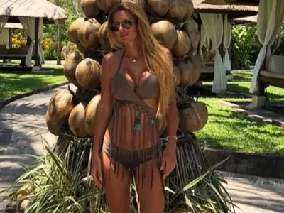 Свекървата на Мис Нос показа тяло трепач от Бали (Снимки)
