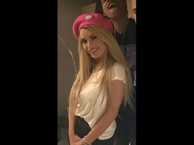 Световна звезда лудна по Тита