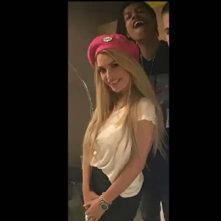 Световна звезда лудна по Тита