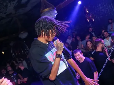 Световна звезда лудна по Тита