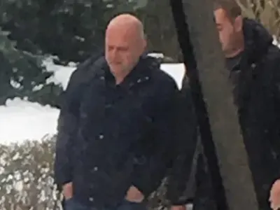 Всеки по пътя си! Тишо на Венета отваря ново казино в Годеч (Папарашки кадри)