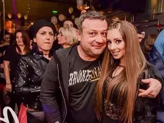 Рачков прежали Мария Игнатова, бръмчи с горещи мацки по дискотеките