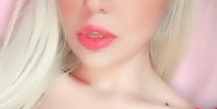 Адриана се похвали с огромен букет от любимия мъж