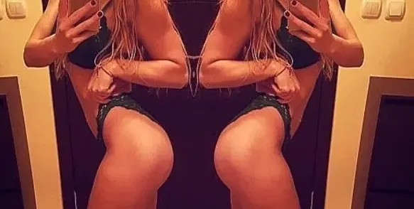 Ася Капчикова извя тяло на фитнес модел