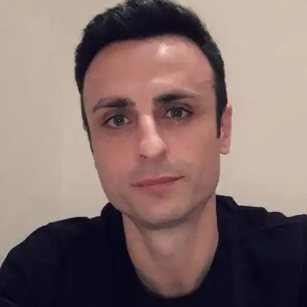 Бербо гушна 700 бона от 2 жилища! (Вижте на кого ги продаде)