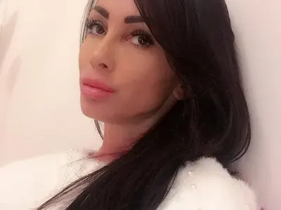 Биляна се снима в леглото (Фото)