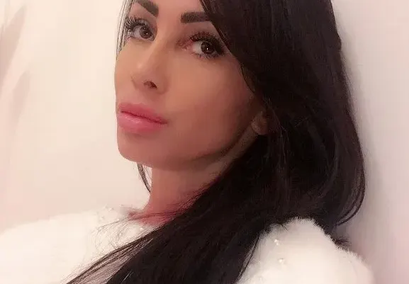 Биляна се снима в леглото (Фото)