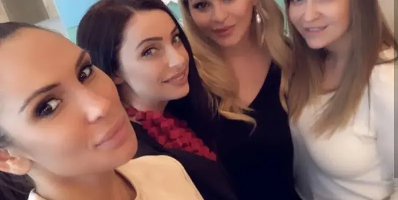 ДесиСлава кани колежка за орисница