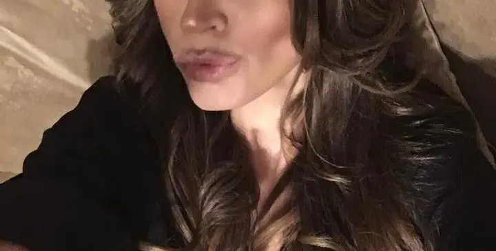 Есил Дюран оплю колежките си, била по-класна от тях