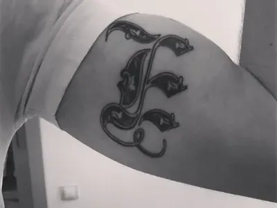 Ето това е ЛЮБОВ! Мартин и Емануела си направиха татуси (На певицата е на много интимно място, СНИМКИ)