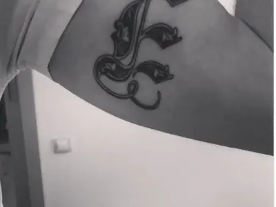 Ето това е ЛЮБОВ! Мартин и Емануела си направиха татуси (На певицата е на много интимно място, СНИМКИ)