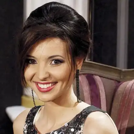 Ева Кикерезова за малко да стане стюардеса