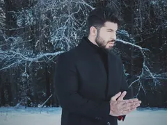 Фики Стораро стана художник