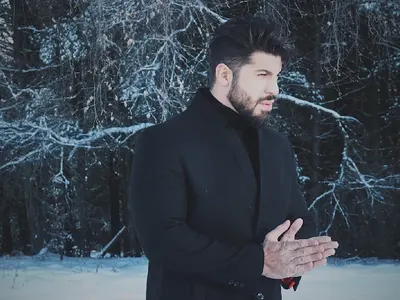 Фики Стораро стана художник