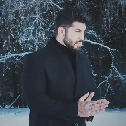 Фики Стораро стана художник