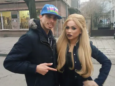 Гримьорът Кулагин унижава на макс МИС „СЕЛО“ Нора Недкова (както я нарича той) в „Черешката на Тортата“