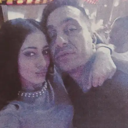 Коцето пак кръшка на жена си, плеймейтка го издаде със снимка