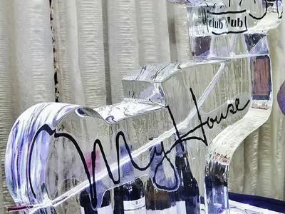 Кубрат Пулев в ново амплоа - бърка Галактически сладолед с боксови ръкавици (Снимки)