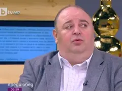Любо Нейков чукна 140 кила! Заряза диетата, тъпче се от стрес