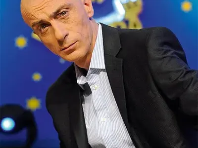 Малин Кръстев най-после смени развалените си зъби с нови