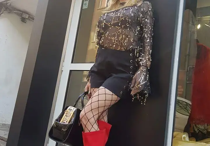 Мис Силикон на витрина